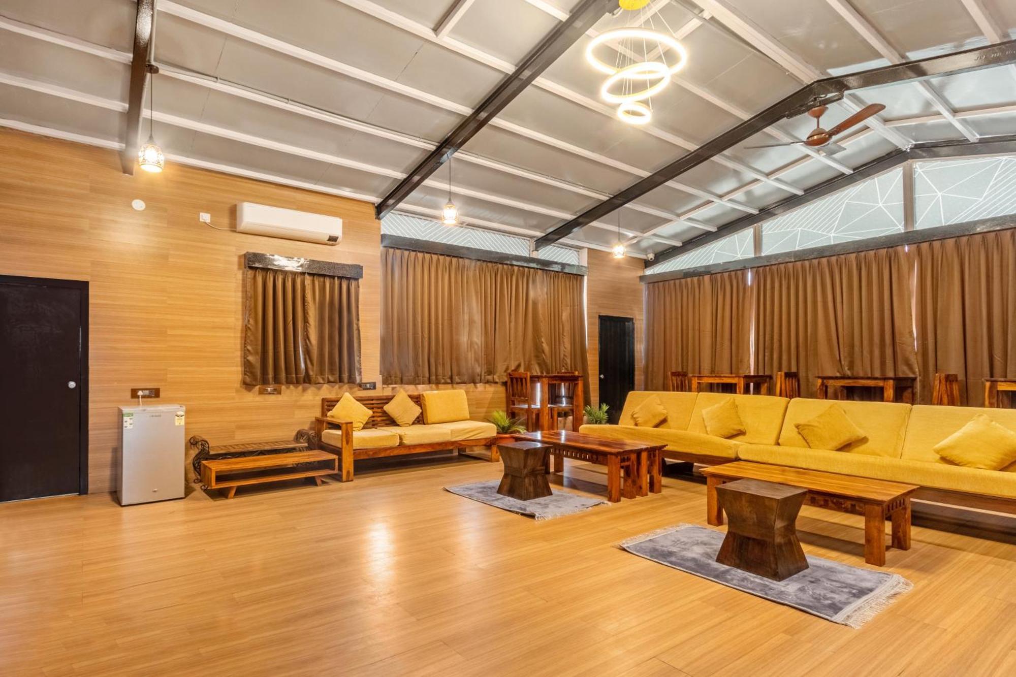 Treebo Purple Square Hotel Hyderabad Eksteriør billede