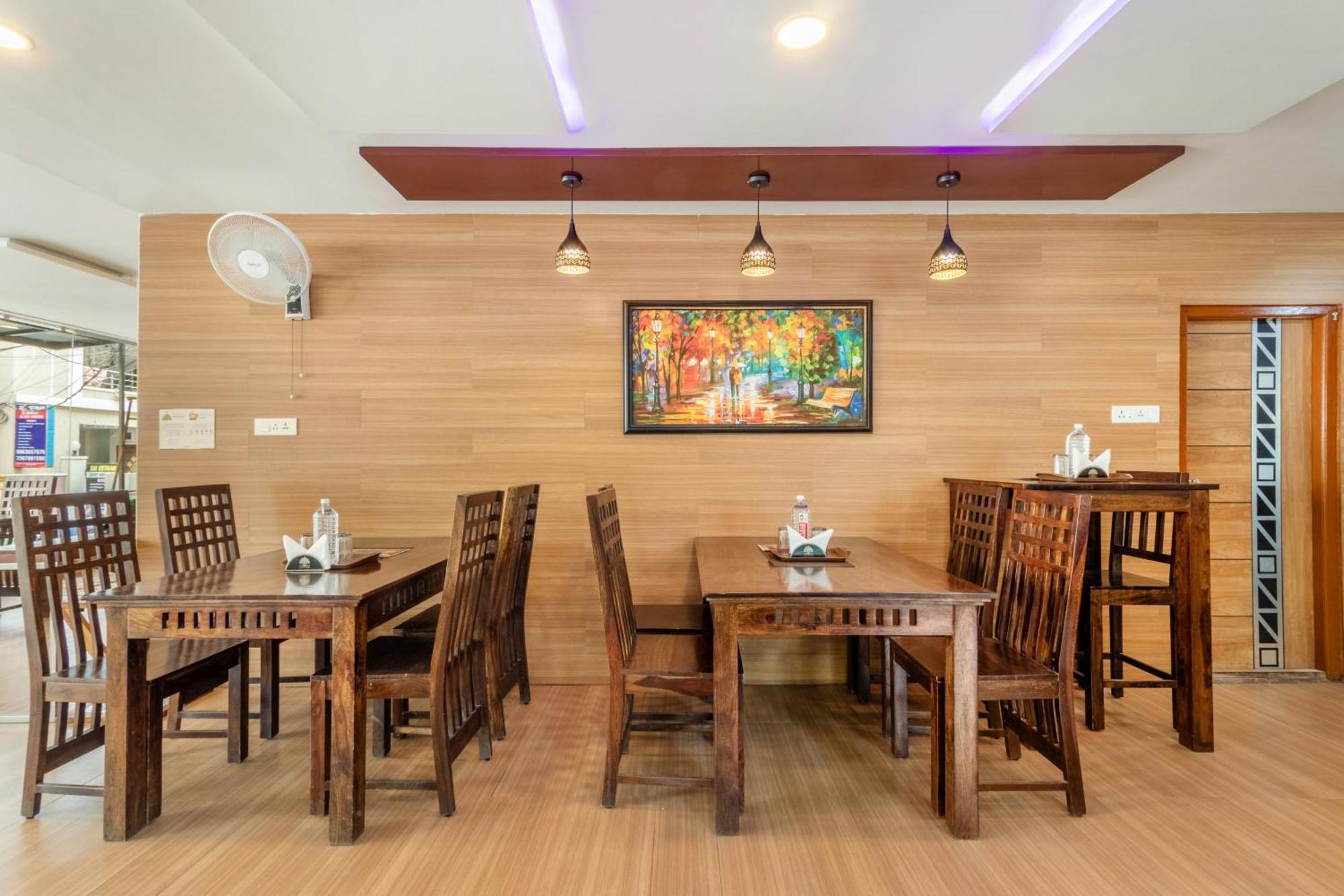 Treebo Purple Square Hotel Hyderabad Eksteriør billede